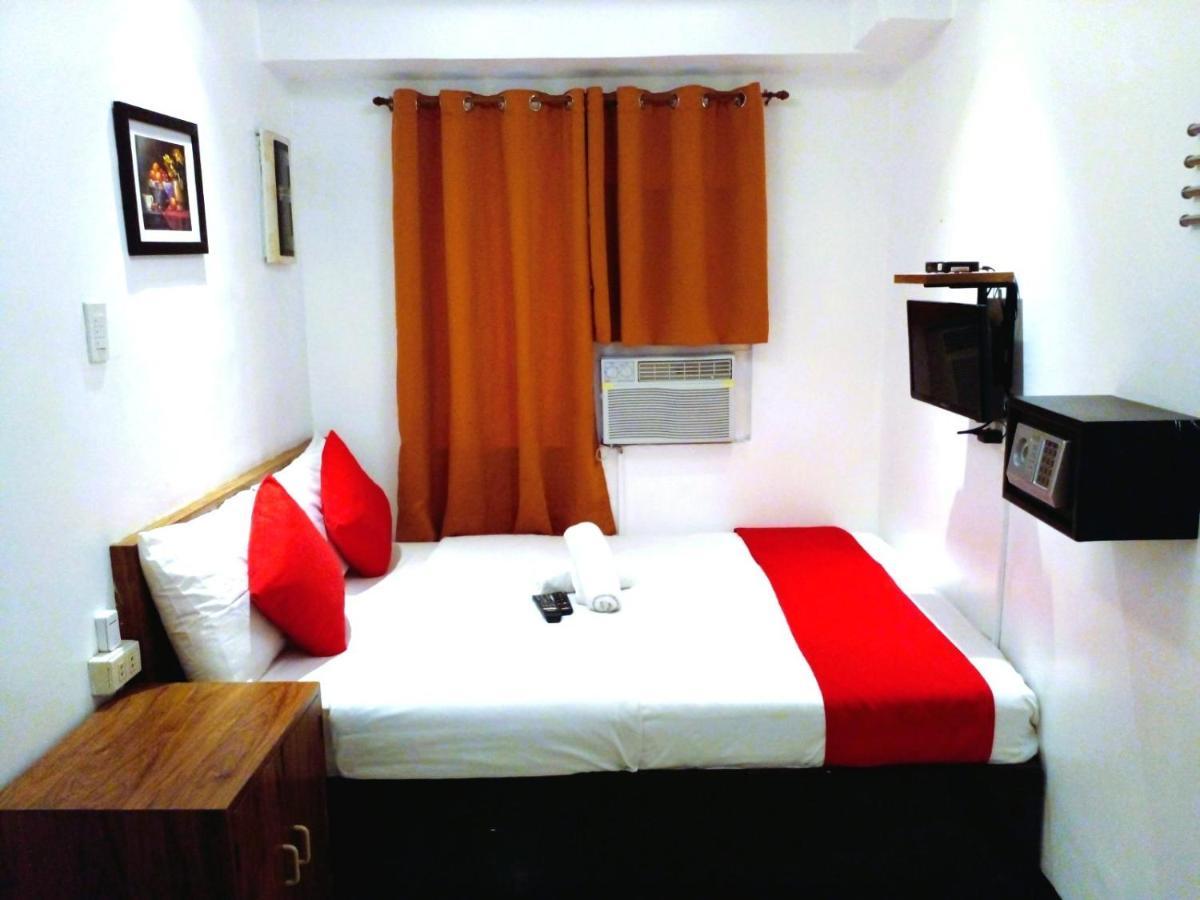 Makati Poblacion Hotel Mandaluyong Exterior photo