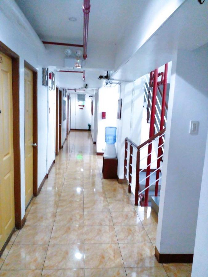 Makati Poblacion Hotel Mandaluyong Exterior photo