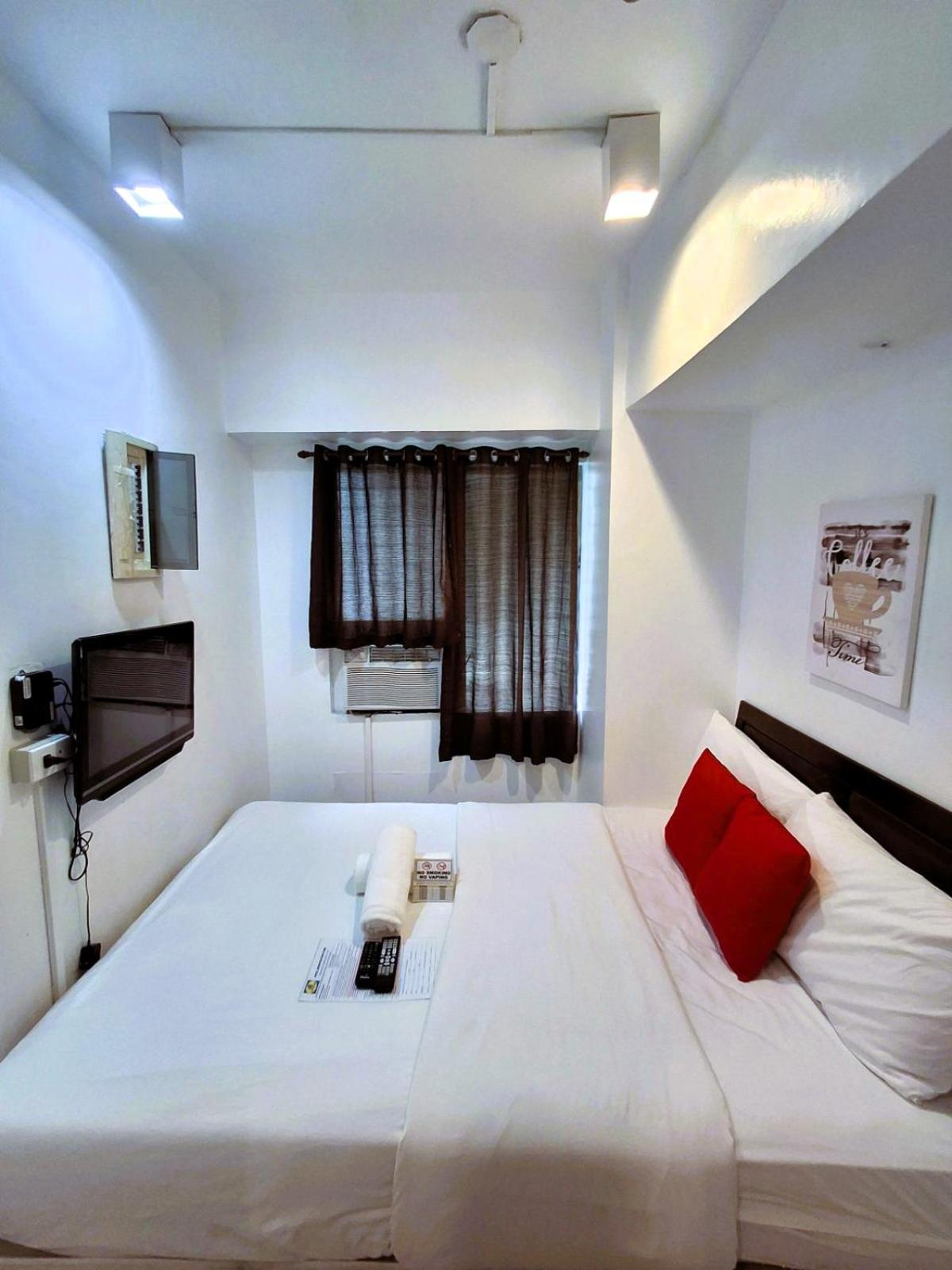 Makati Poblacion Hotel Mandaluyong Exterior photo